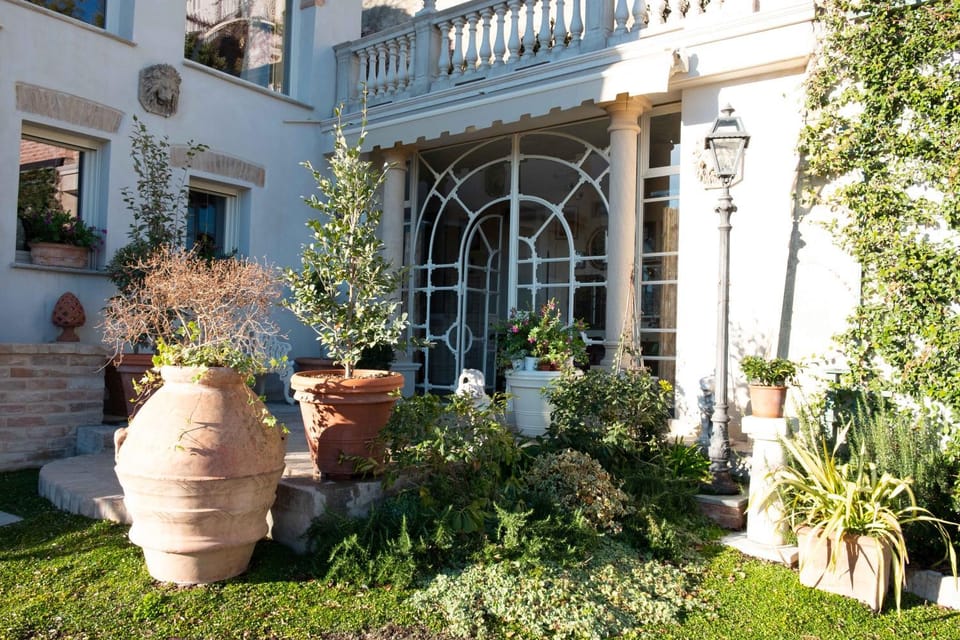 Property building, Spring, Day, Garden, Garden view
