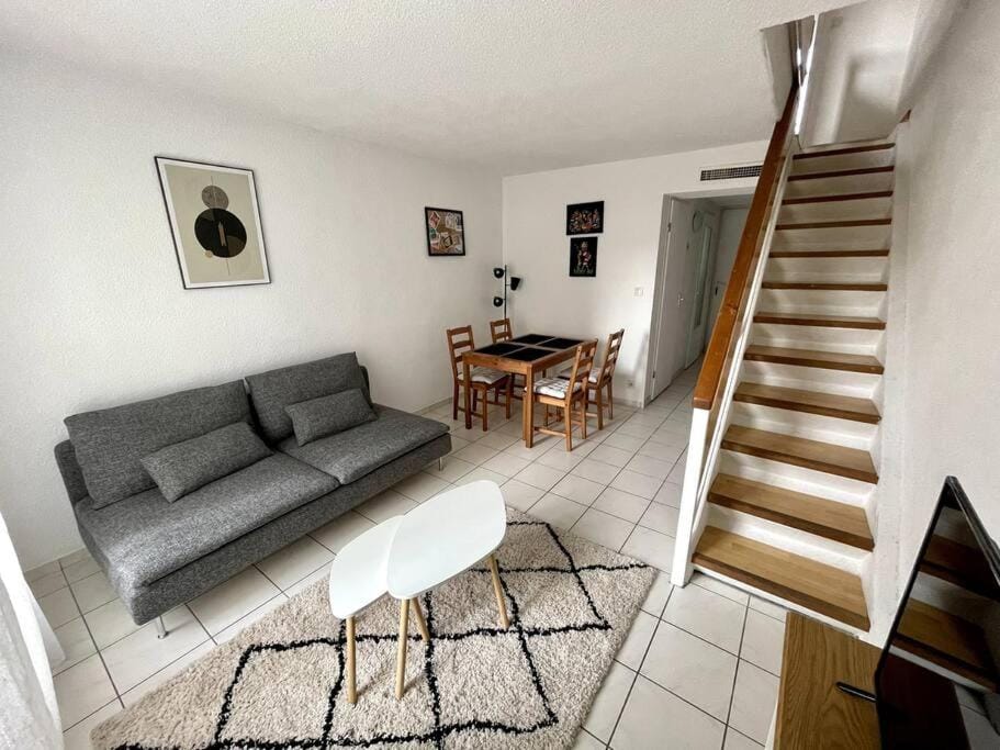 Duplex moderne proche de toutes commodités Apartment in Bordeaux