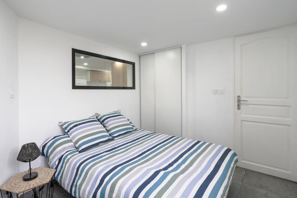 Living room, Bedroom