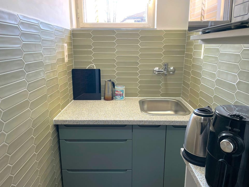Kitchen or kitchenette, kitchen