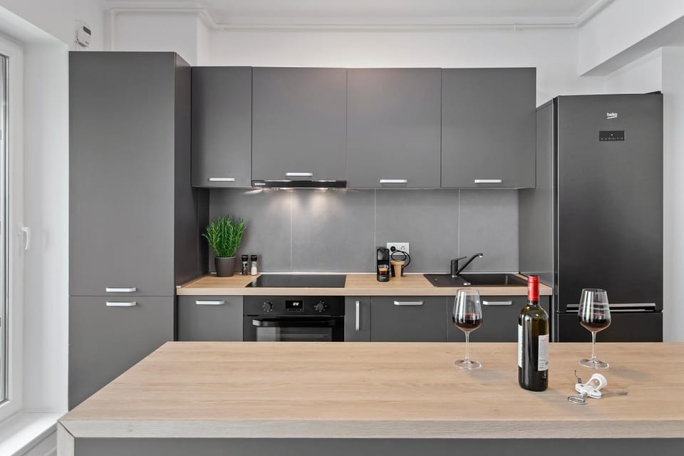 Kitchen or kitchenette, kitchen