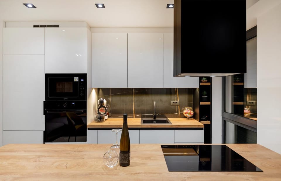 Day, Kitchen or kitchenette, Time of day, stove