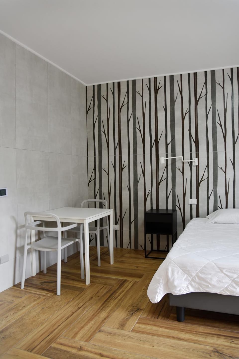 Bed, Photo of the whole room, Dining area, Bedroom