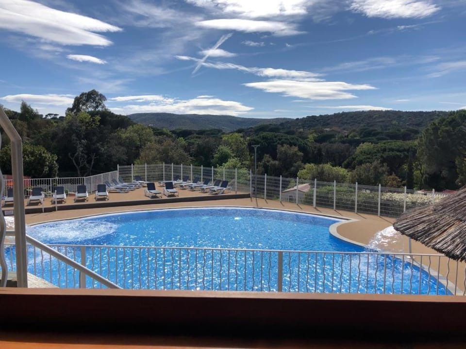 Hot Tub, Swimming pool, Swimming pool, sunbed