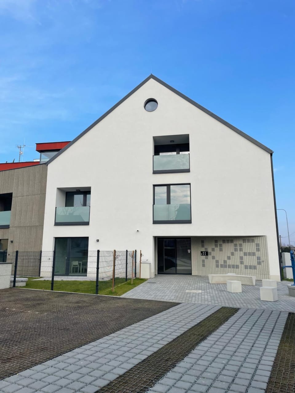Property building, Facade/entrance, Day