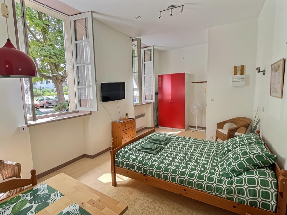 TV and multimedia, Bedroom, wardrobe