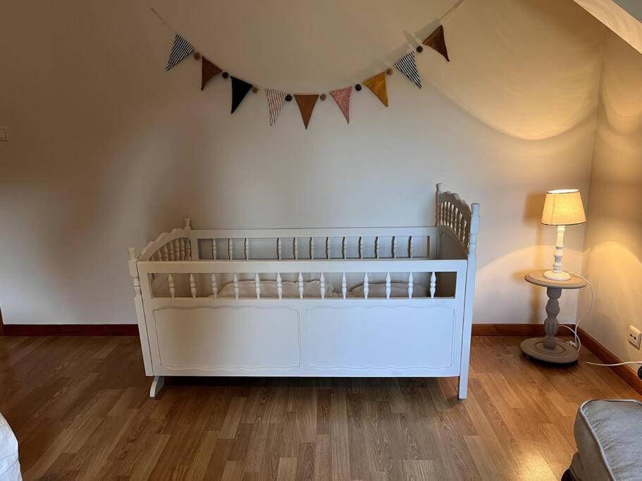 Bedroom, cot