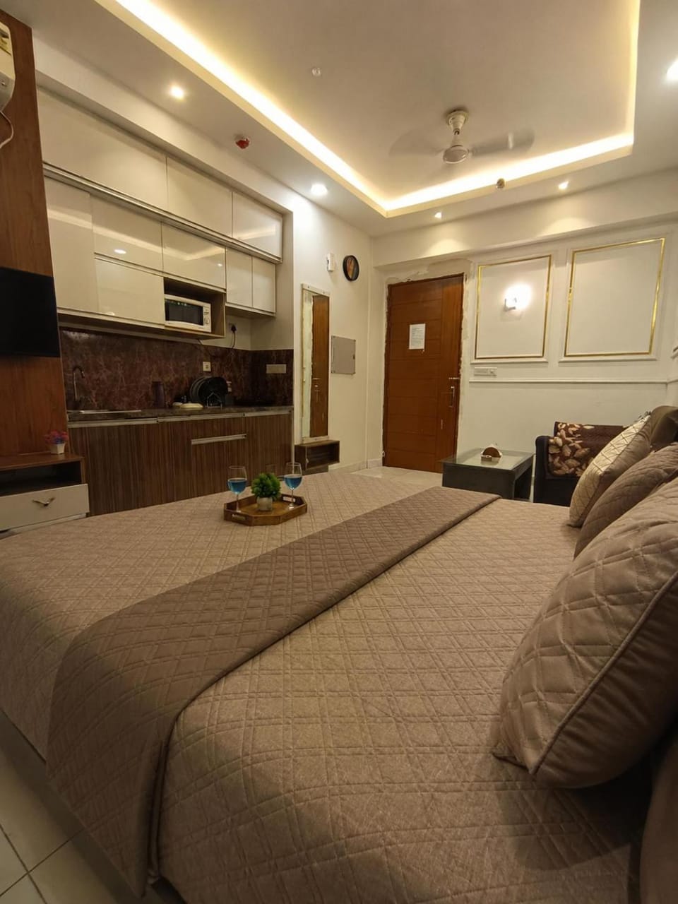 Darshana Studios - Fully Furnished Apartment in Noida