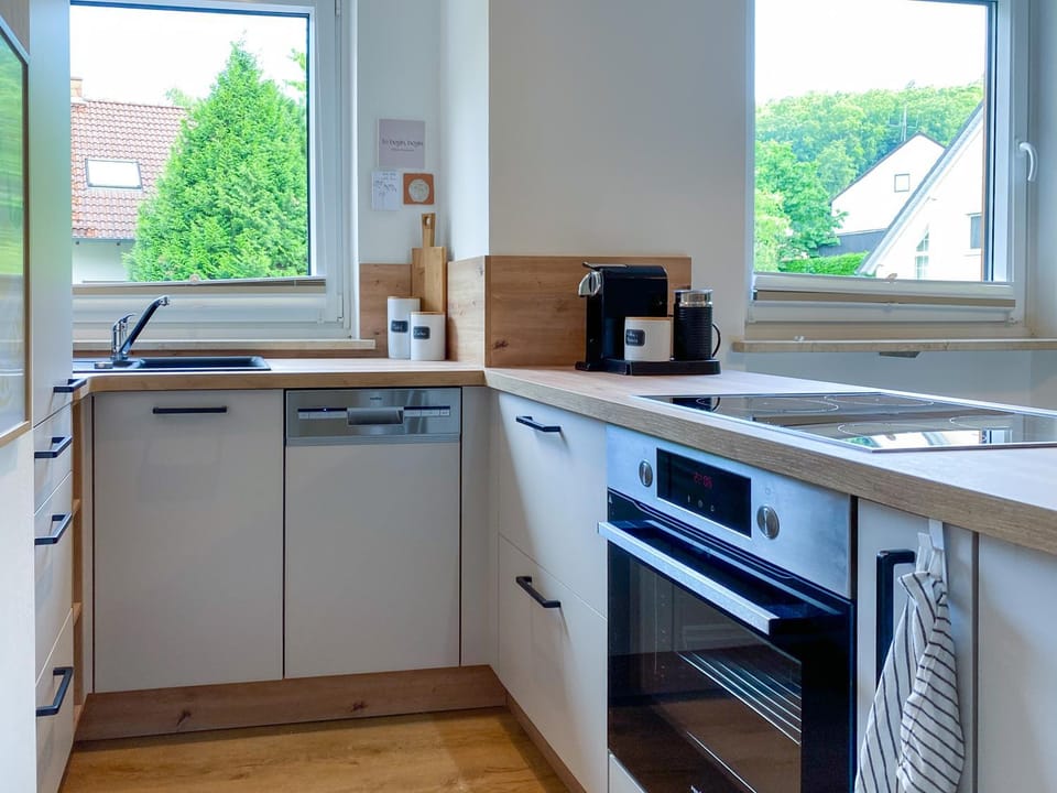 Kitchen or kitchenette, pet friendly, stove