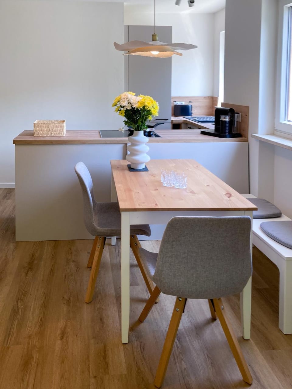 Dining area, Food