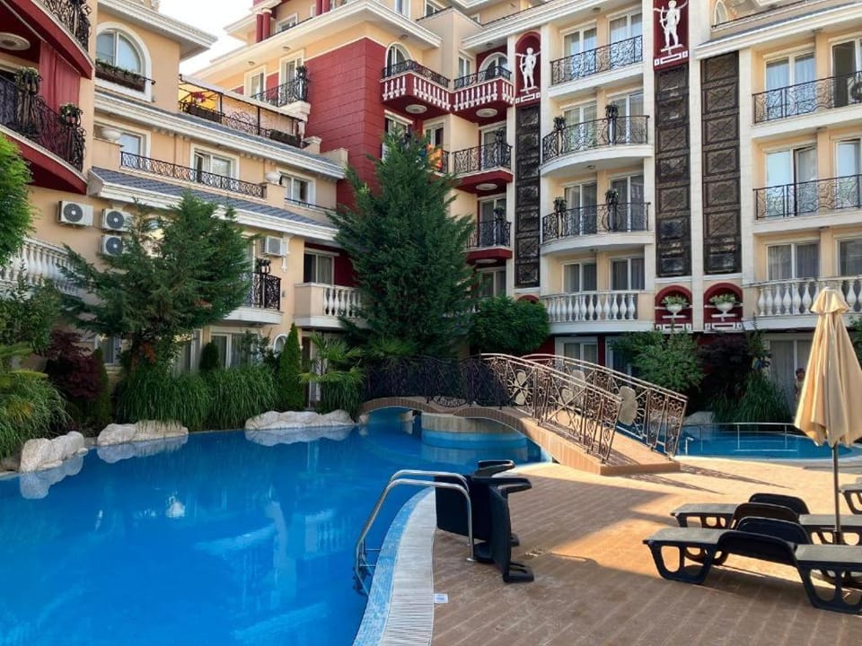 Property building, Swimming pool