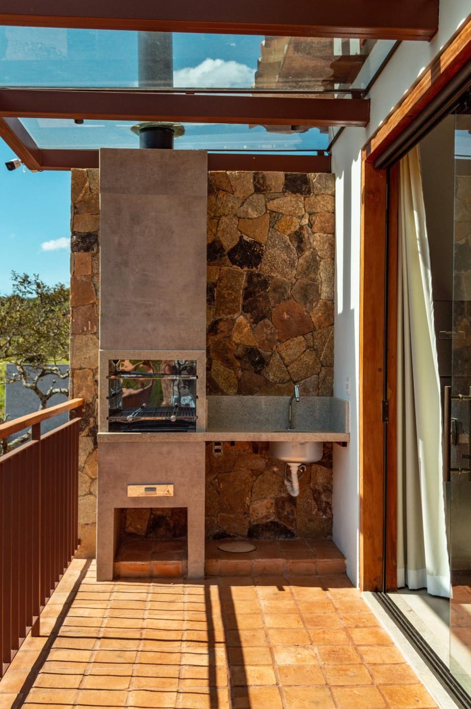 Patio, BBQ facilities