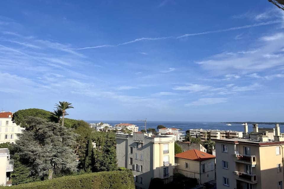 2 room apartment with sea view Apartment in Cannes