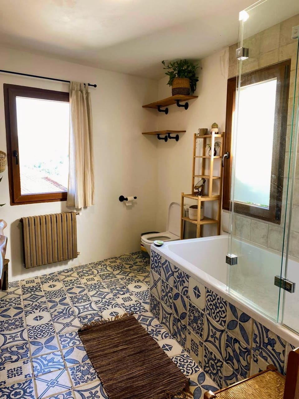 Bathroom, Bath, towels