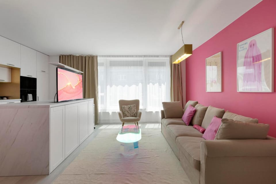 Communal lounge/ TV room, TV and multimedia, Kitchen or kitchenette, Living room, Seating area