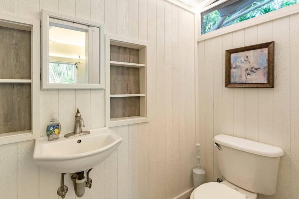 PonoMana Oasis's - Koi Cottage House in Captain Cook