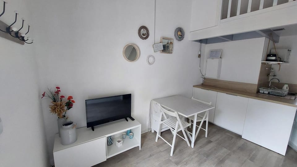 TV and multimedia, Dining area