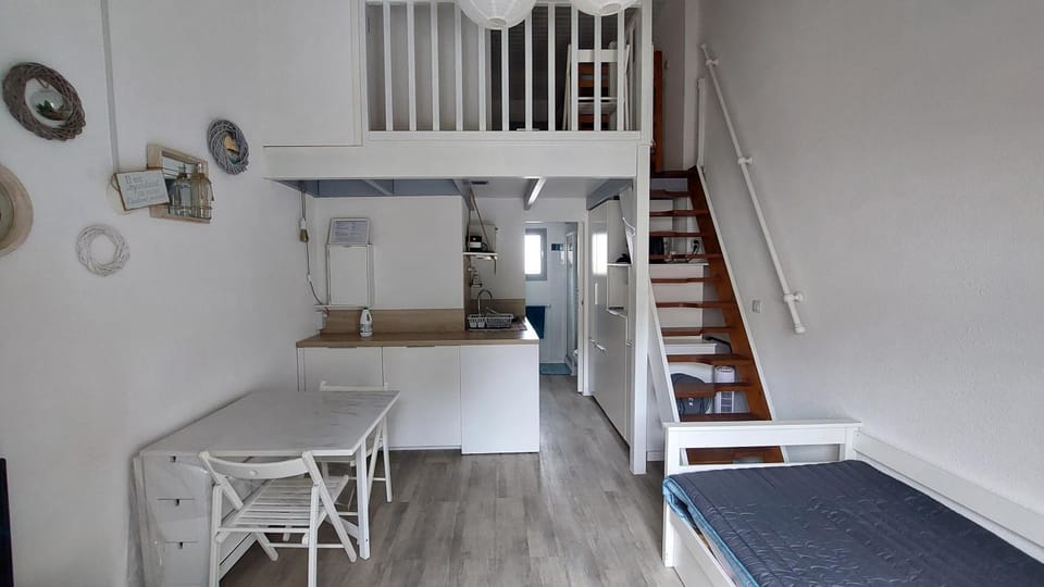 Living room, Photo of the whole room, Dining area