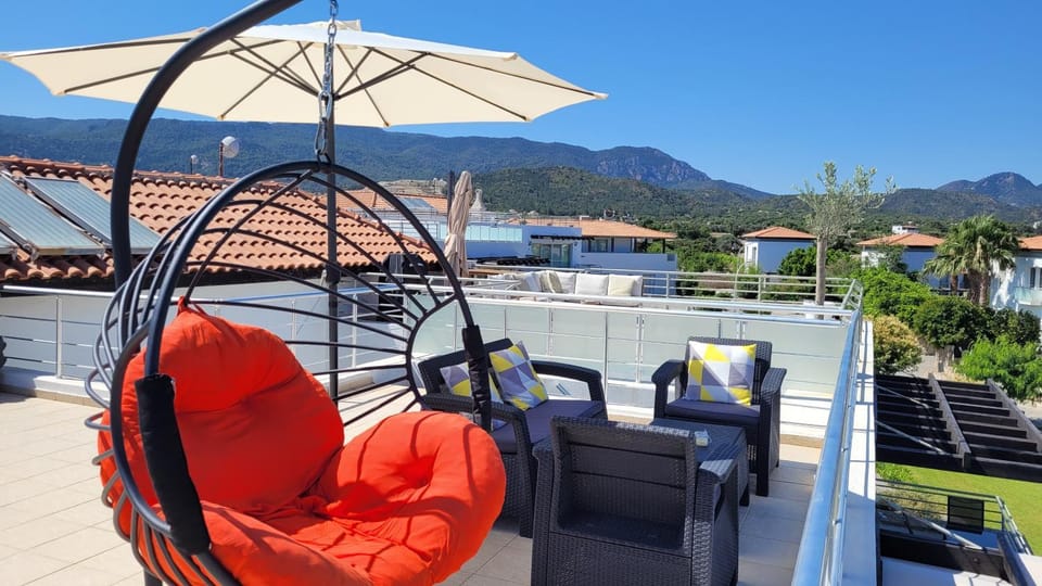 Balcony/Terrace, Balcony/Terrace, Mountain view