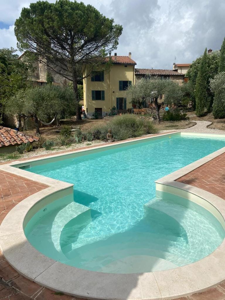 Property building, Day, Swimming pool