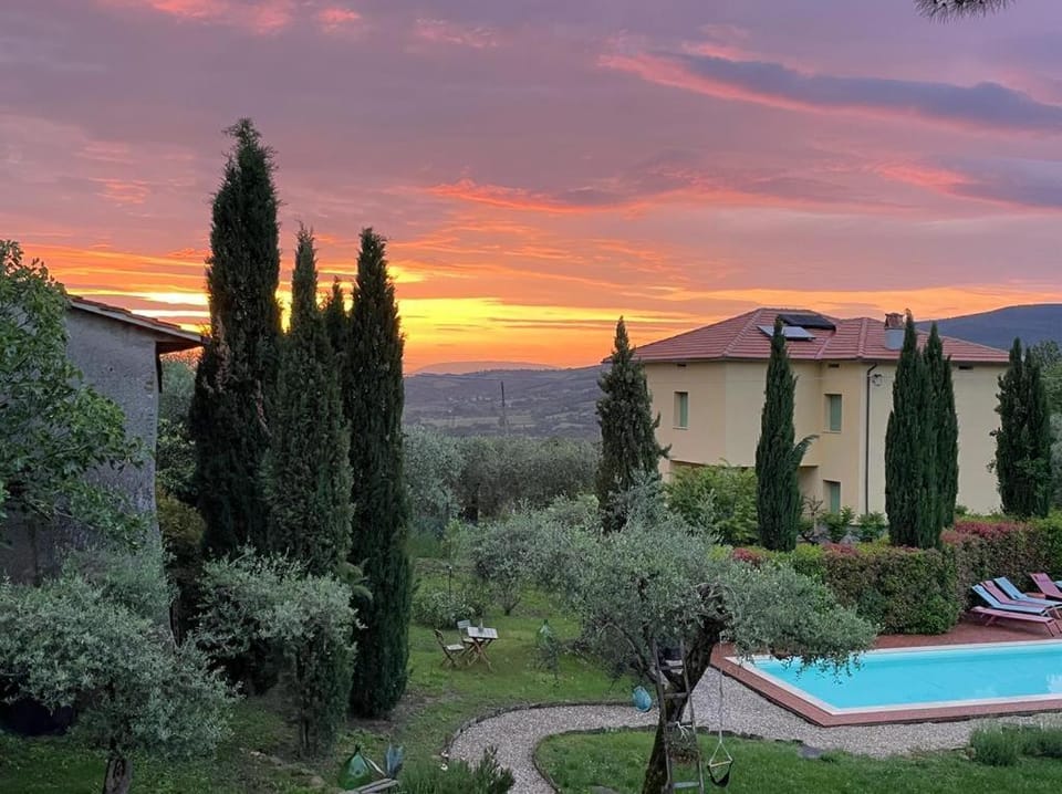 Garden, Mountain view, Pool view, Sunrise