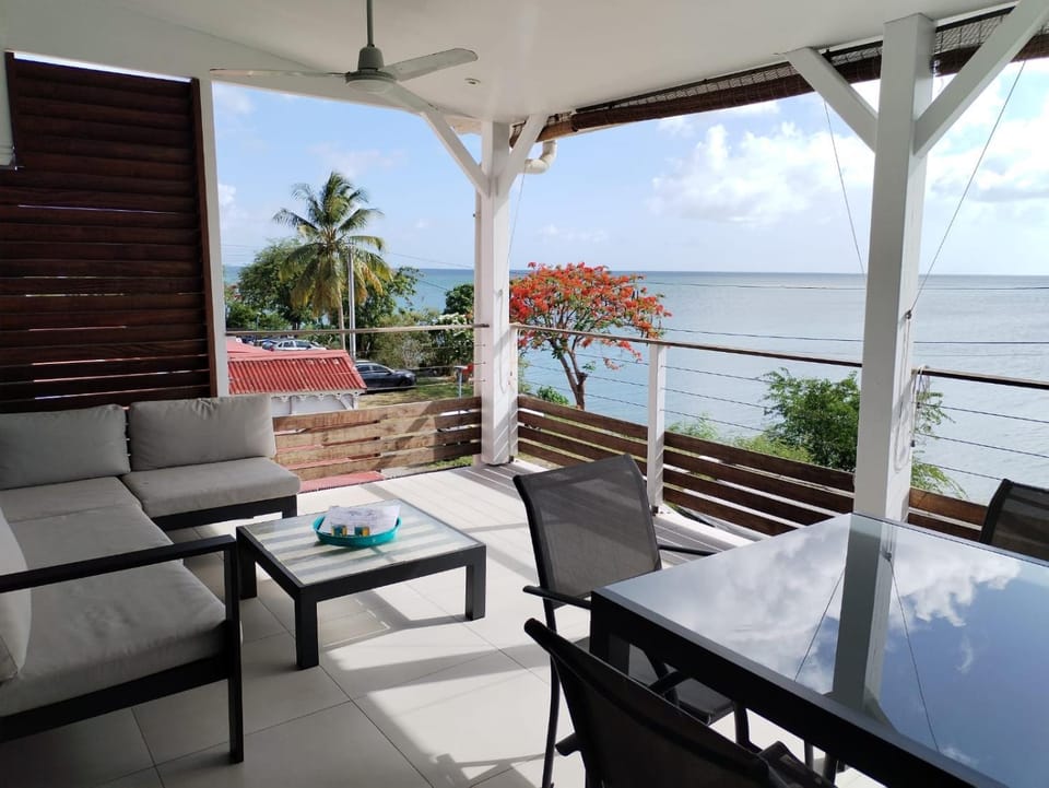 Patio, View (from property/room), Balcony/Terrace, Living room, Sea view