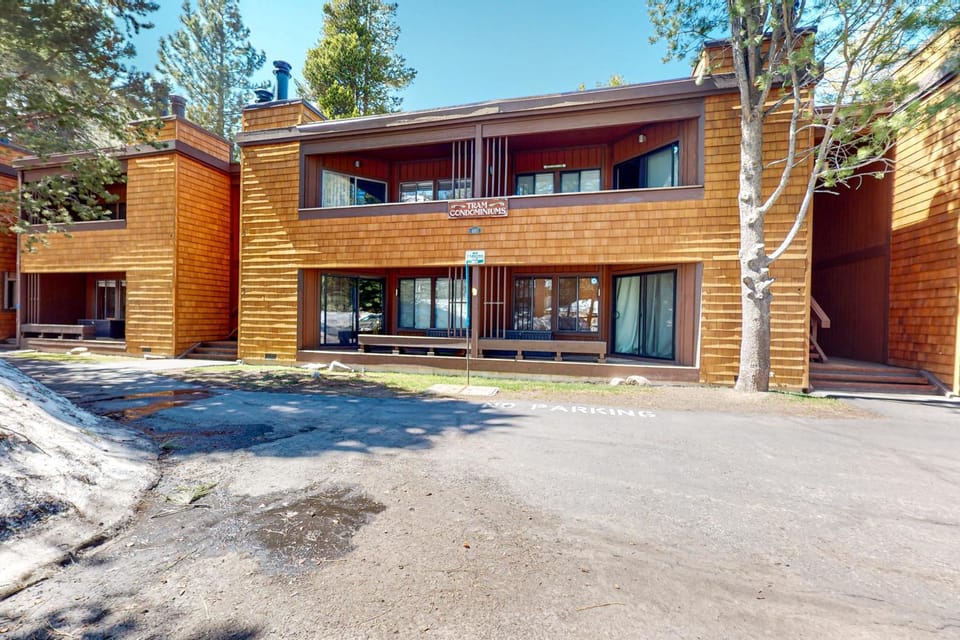 Mountain Time Escape House in Palisades Tahoe (Olympic Valley)