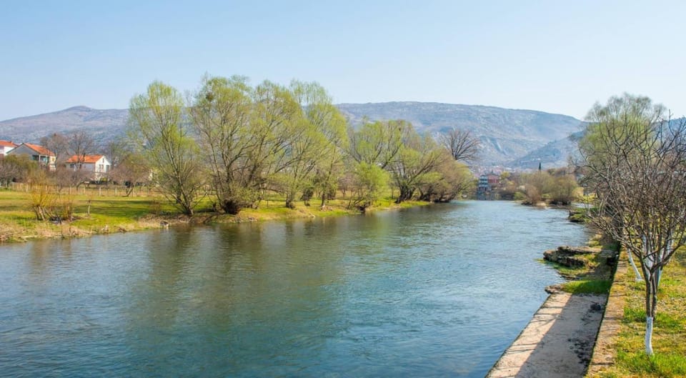 Nearby landmark, Day, Natural landscape, River view