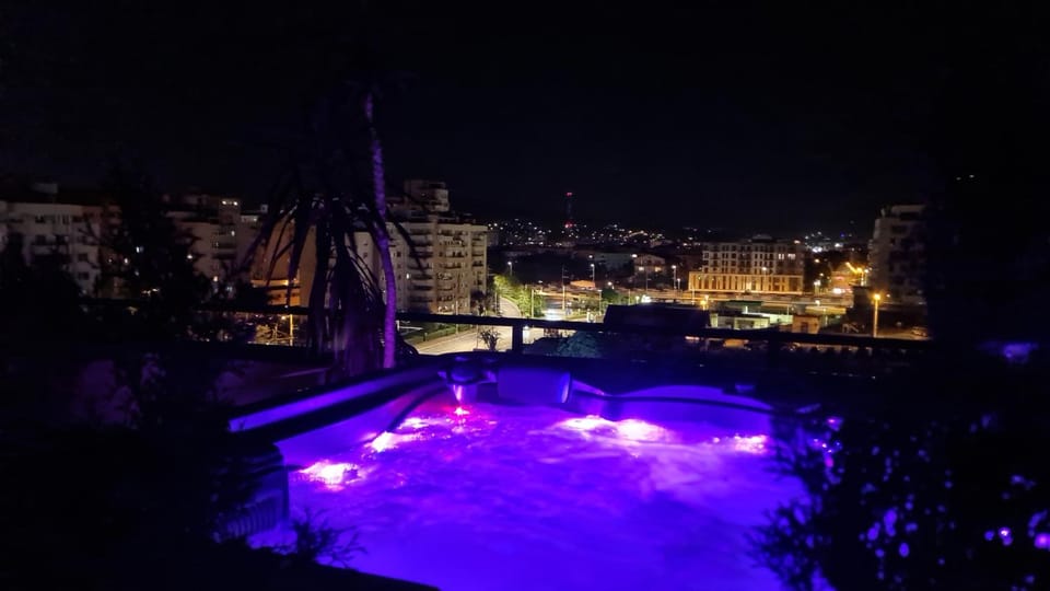 Hot Tub, Hot Tub, View (from property/room), View (from property/room), Spa and wellness centre/facilities, City view, City view