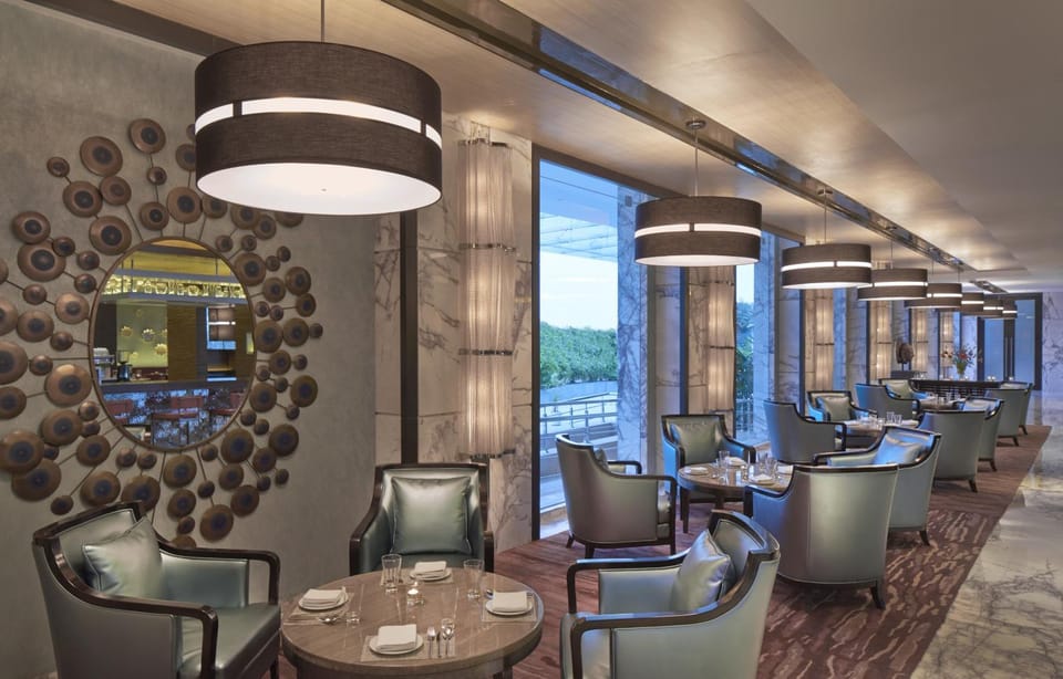 Restaurant/places to eat, Restaurant/places to eat, Dining area