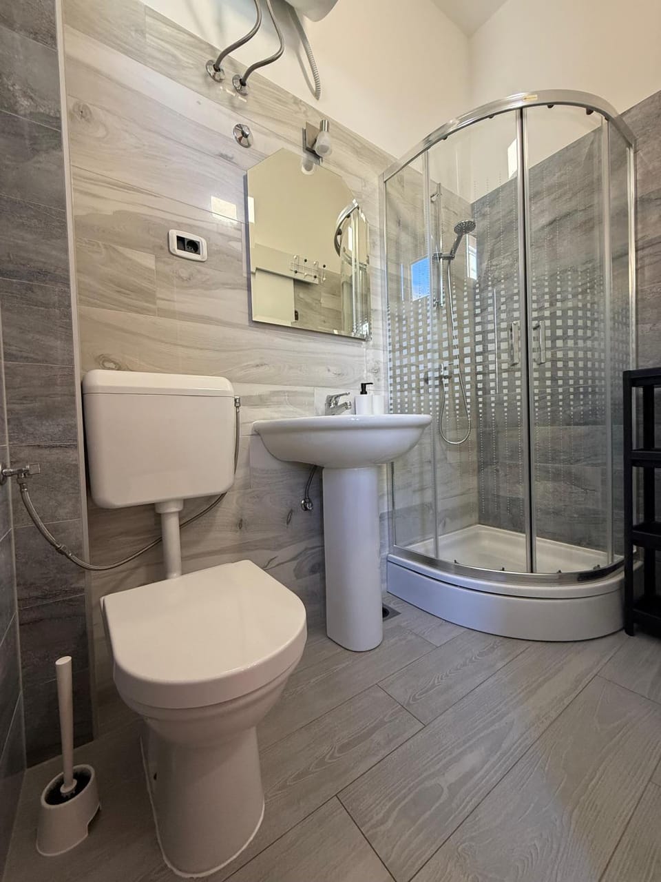 Shower, Toilet, Bathroom