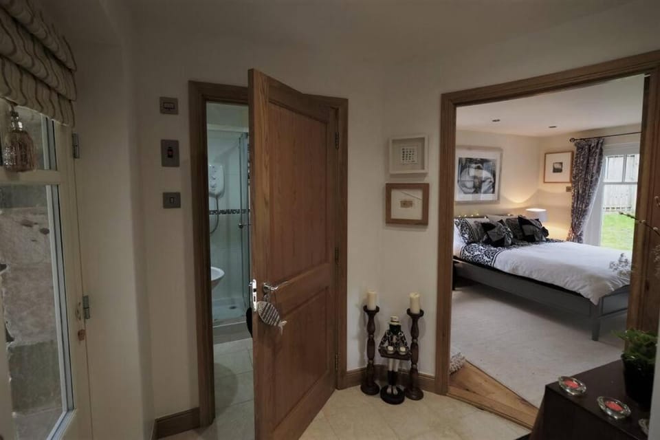 Loch Lomond Unique Selfcontained bed+bathroom Apartment in Scotland