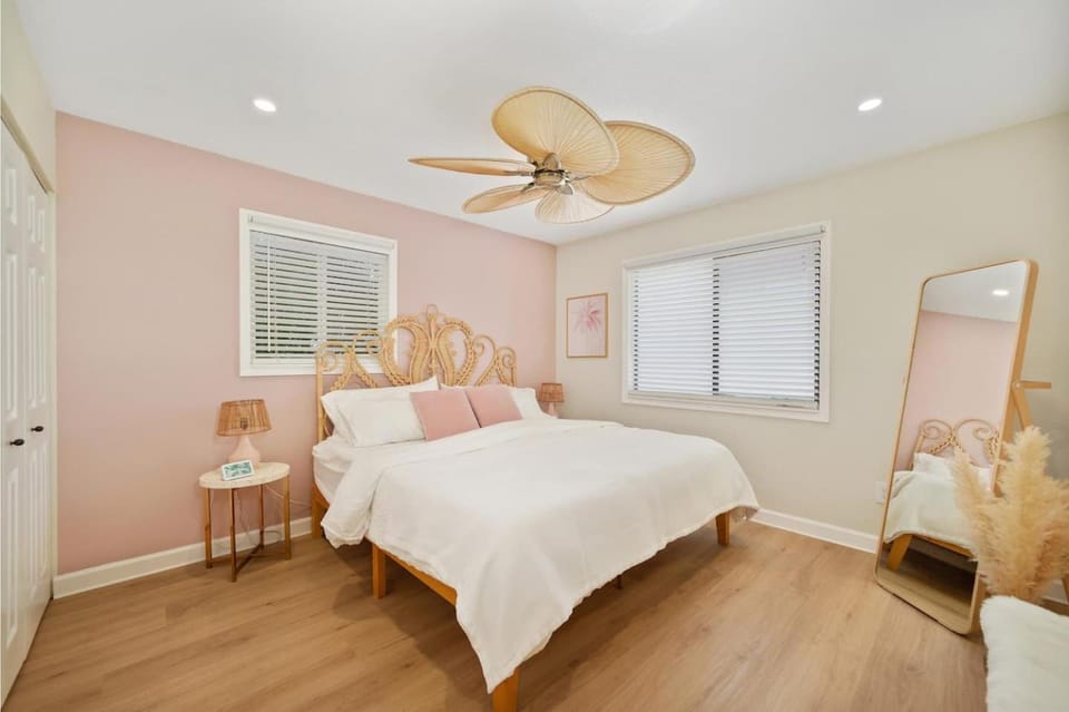 Luxury Beach & Pool House Oasis by Cali Villas Villa in Cape Canaveral