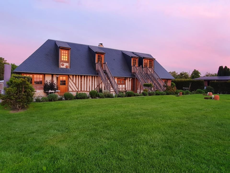 B&B - Le Clos aux Masques Bed and Breakfast in Normandy
