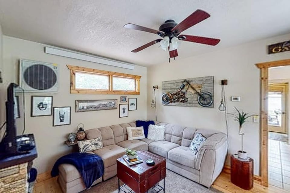 Mountain View Escape House in Lead