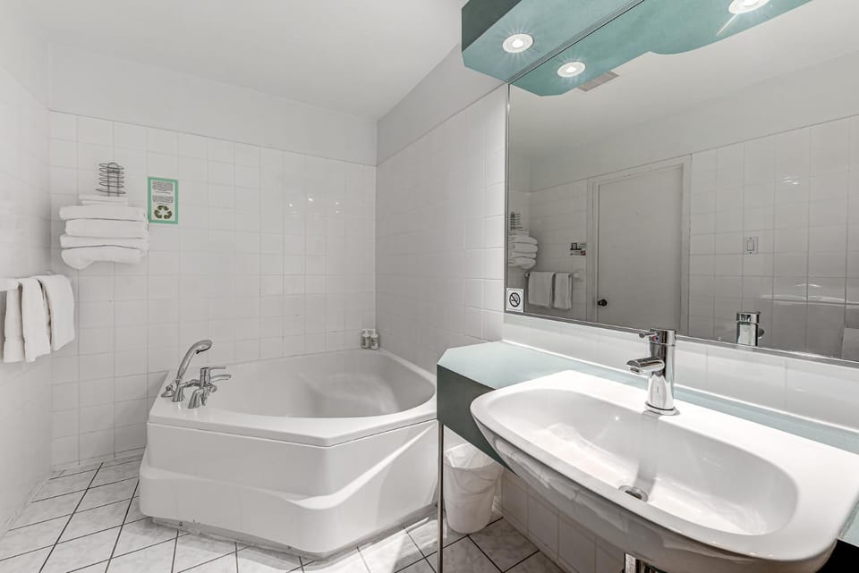 Bathroom, Bath