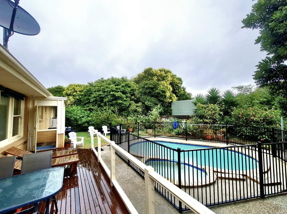 Balcony/Terrace, Garden view, Pool view, Swimming pool, sunbed