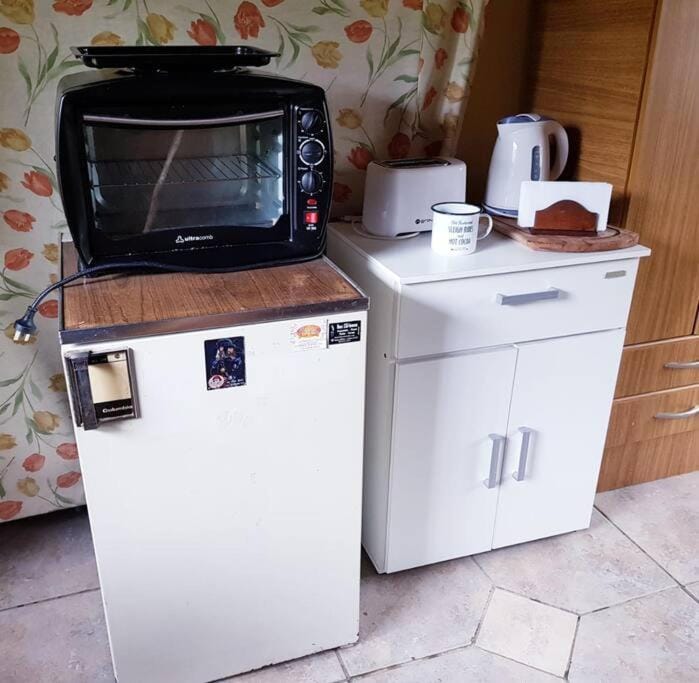 Coffee/tea facilities, pet friendly, toaster
