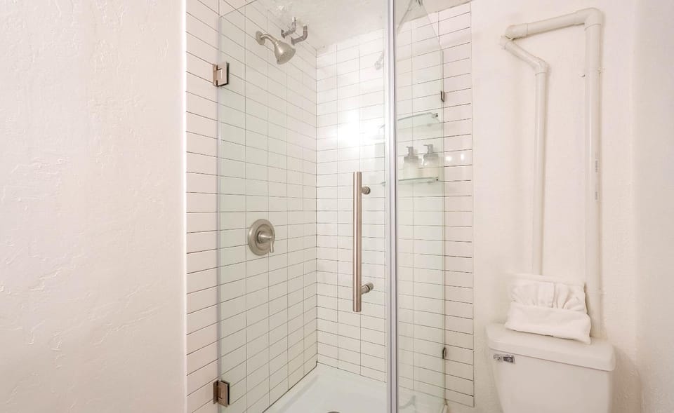 Shower, towels