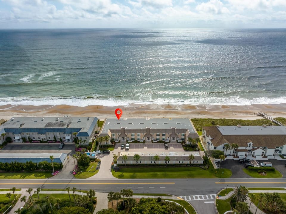 Property building, Bird's eye view, Beach