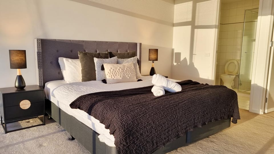 Bed, Photo of the whole room, Bedroom, towels, wardrobe