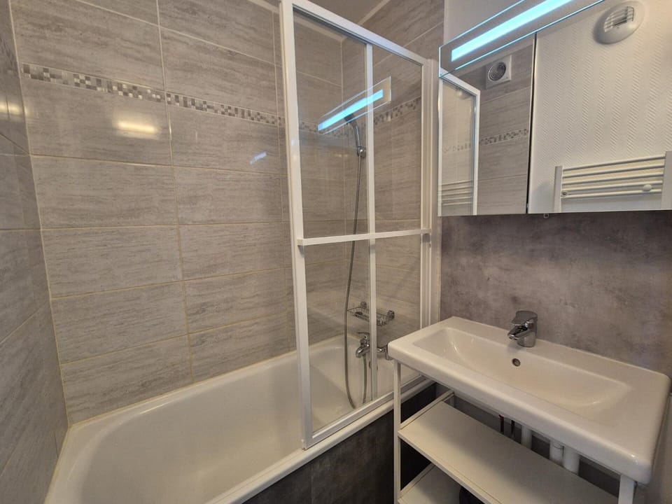 Résidence Plein Soleil - Appartement skis aux pieds · Proche du funiculaire MAE-4594 Apartment in Tignes