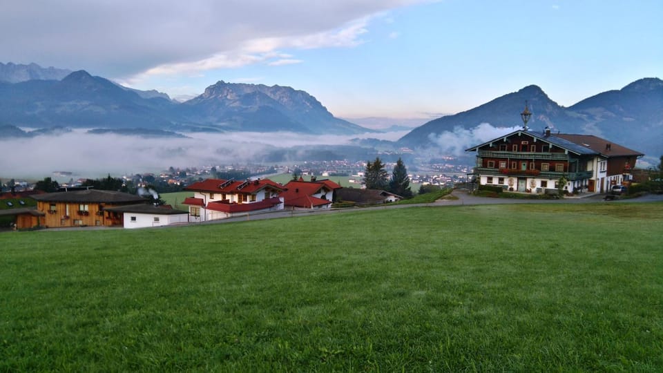 Neighbourhood, Natural landscape