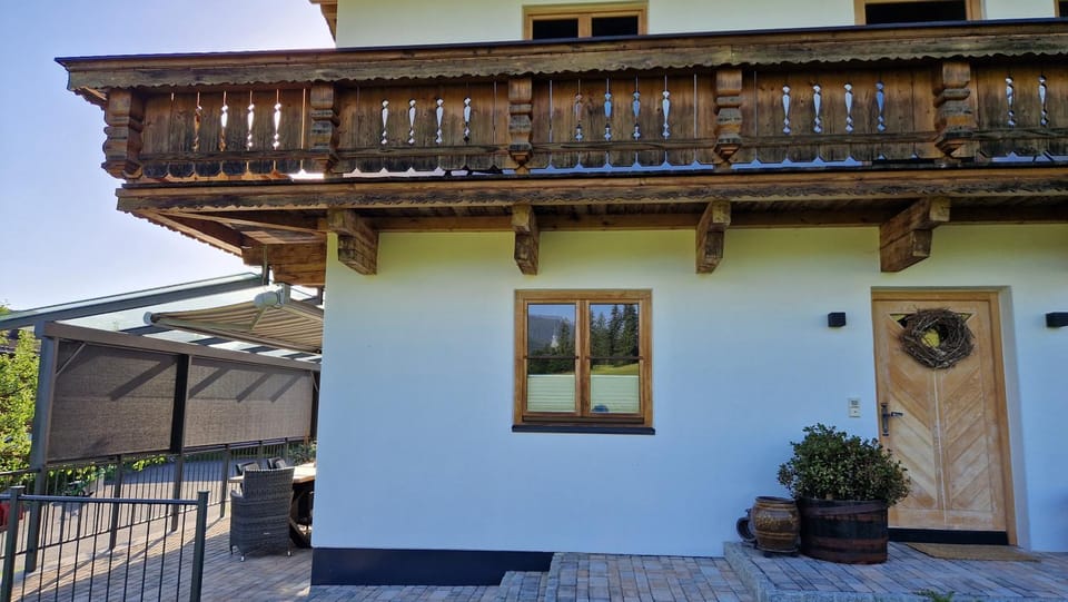 Property building, Balcony/Terrace