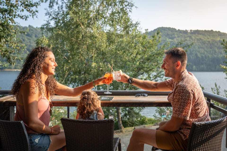 Patio, Day, Natural landscape, View (from property/room), Balcony/Terrace, Food and drinks, Dining area, Food, Lake view, Mountain view, Drinks, Alcoholic drinks