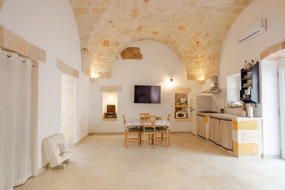 Kitchen or kitchenette, Living room, kitchen