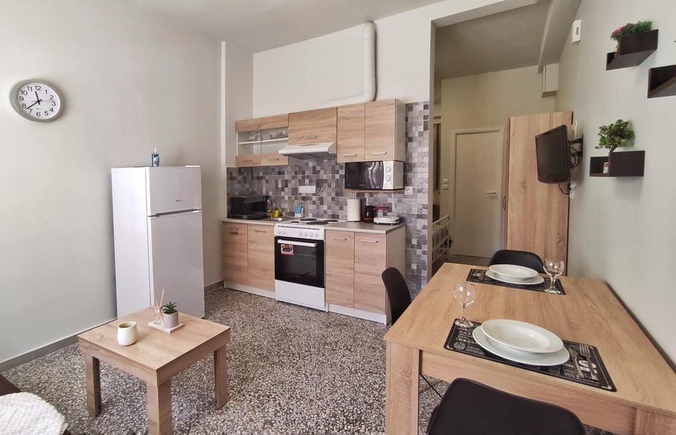 Kitchen or kitchenette, minibar, pet friendly, stove, toaster