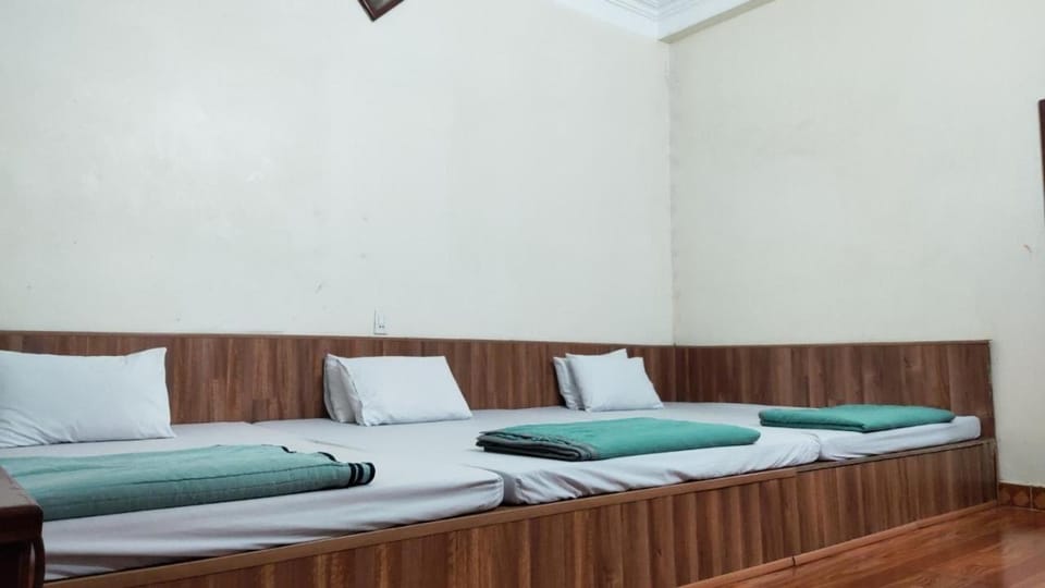 Minh Long Hotel - Motorbike Rental - Cao Bang City Bed and Breakfast in Vietnam