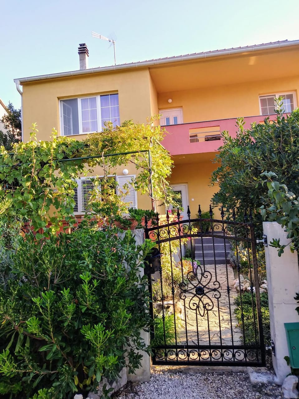 Property building, Facade/entrance