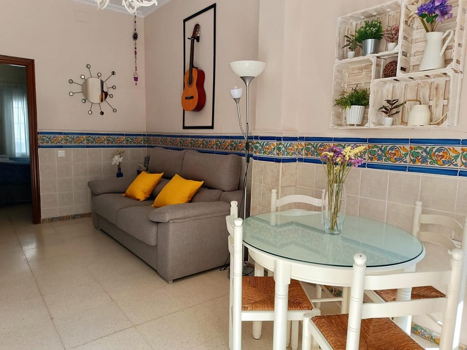 Típico y pintoresco patio de vecinos, con encanto Apartment in Seville